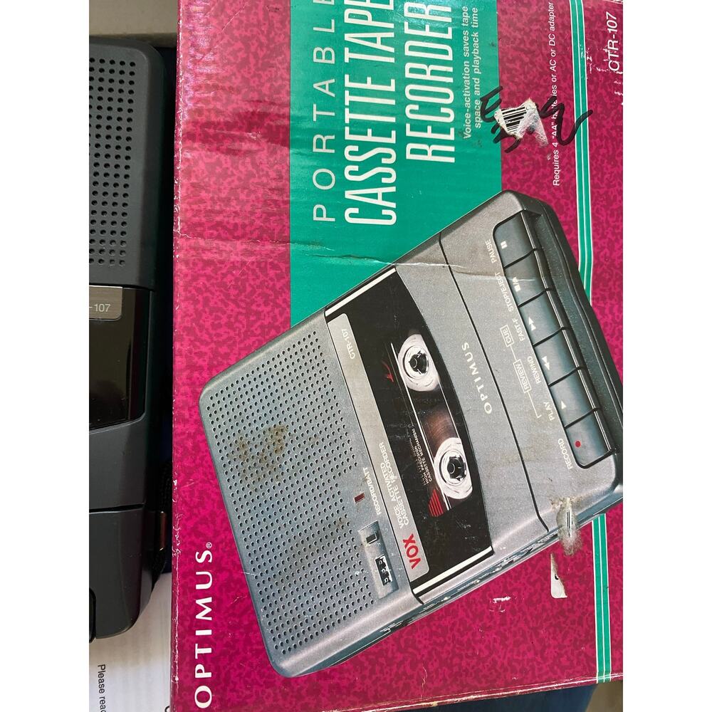 Optimus CTR-107 Portable Cassette Tape Recorder Voice Activated w/ Box Vintage